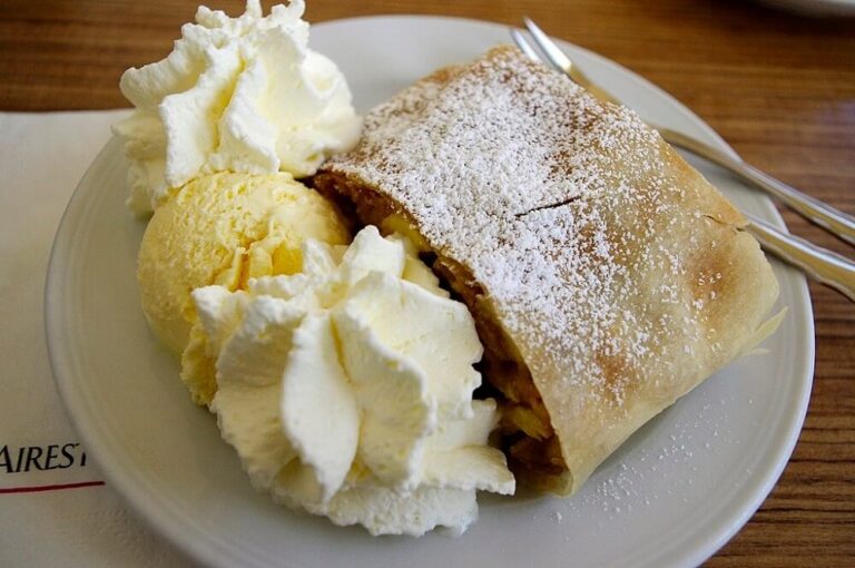 Apfelstrudel